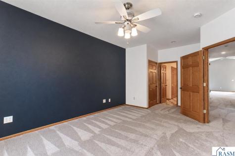 109 Cougar Drive Mankato MN 56001