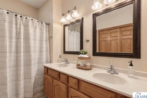 109 Cougar Drive Mankato MN 56001