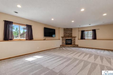 109 Cougar Drive Mankato MN 56001
