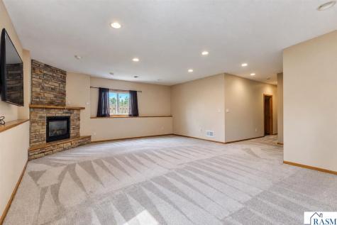 109 Cougar Drive Mankato MN 56001