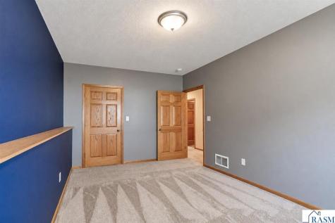109 Cougar Drive Mankato MN 56001