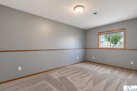 109 Cougar Drive Mankato MN 56001