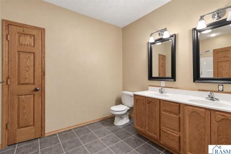 109 Cougar Drive Mankato MN 56001