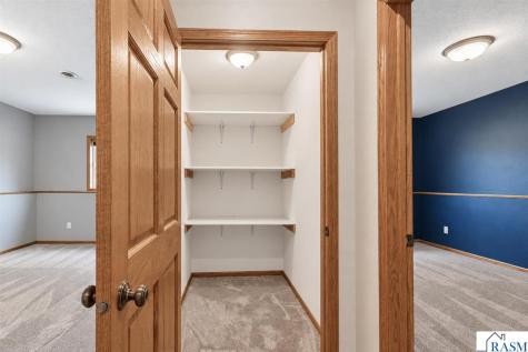 109 Cougar Drive Mankato MN 56001