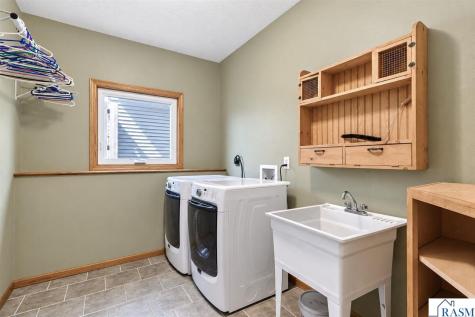 109 Cougar Drive Mankato MN 56001