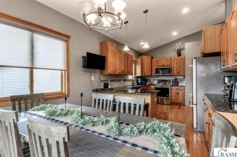 109 Cougar Drive Mankato MN 56001