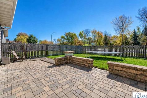 109 Cougar Drive Mankato MN 56001