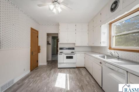 216 E 1st Street Blue Earth MN 56013