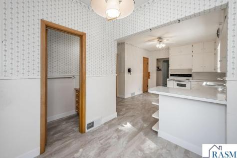 216 E 1st Street Blue Earth MN 56013