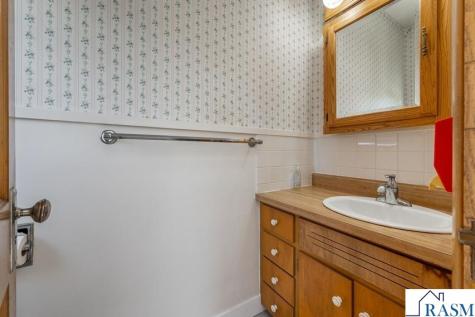 216 E 1st Street Blue Earth MN 56013