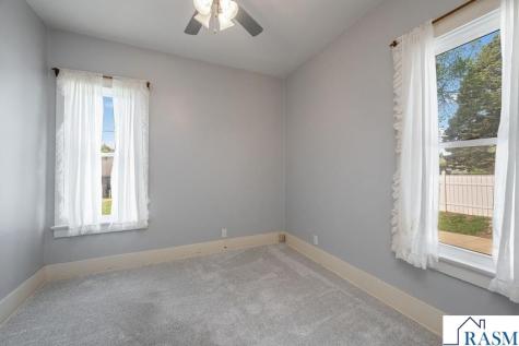 216 E 1st Street Blue Earth MN 56013