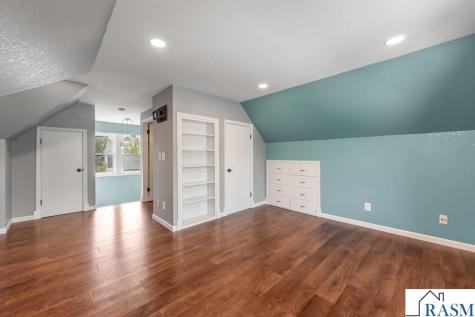 216 E 1st Street Blue Earth MN 56013