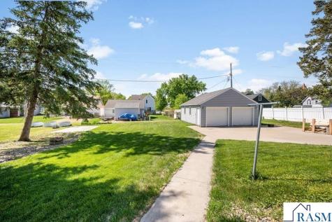 216 E 1st Street Blue Earth MN 56013