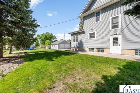 216 E 1st Street Blue Earth MN 56013