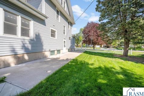216 E 1st Street Blue Earth MN 56013