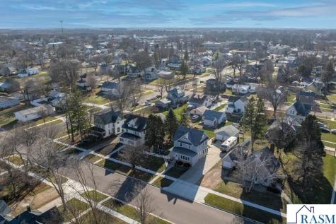 216 E 1st Street Blue Earth MN 56013