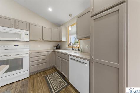 2101 Red Tail Lane North Mankato MN 56003