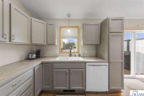 2101 Red Tail Lane North Mankato MN 56003