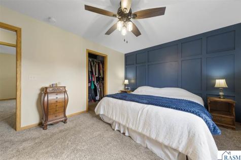 2101 Red Tail Lane North Mankato MN 56003