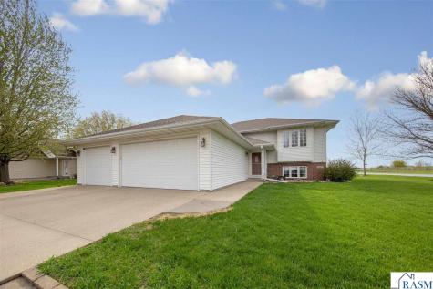 2101 Red Tail Lane North Mankato MN 56003