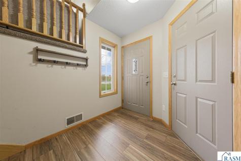 2101 Red Tail Lane North Mankato MN 56003