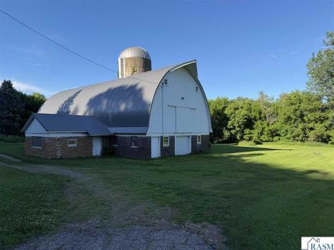48050 Old River Bluff Road St. Peter MN 56082