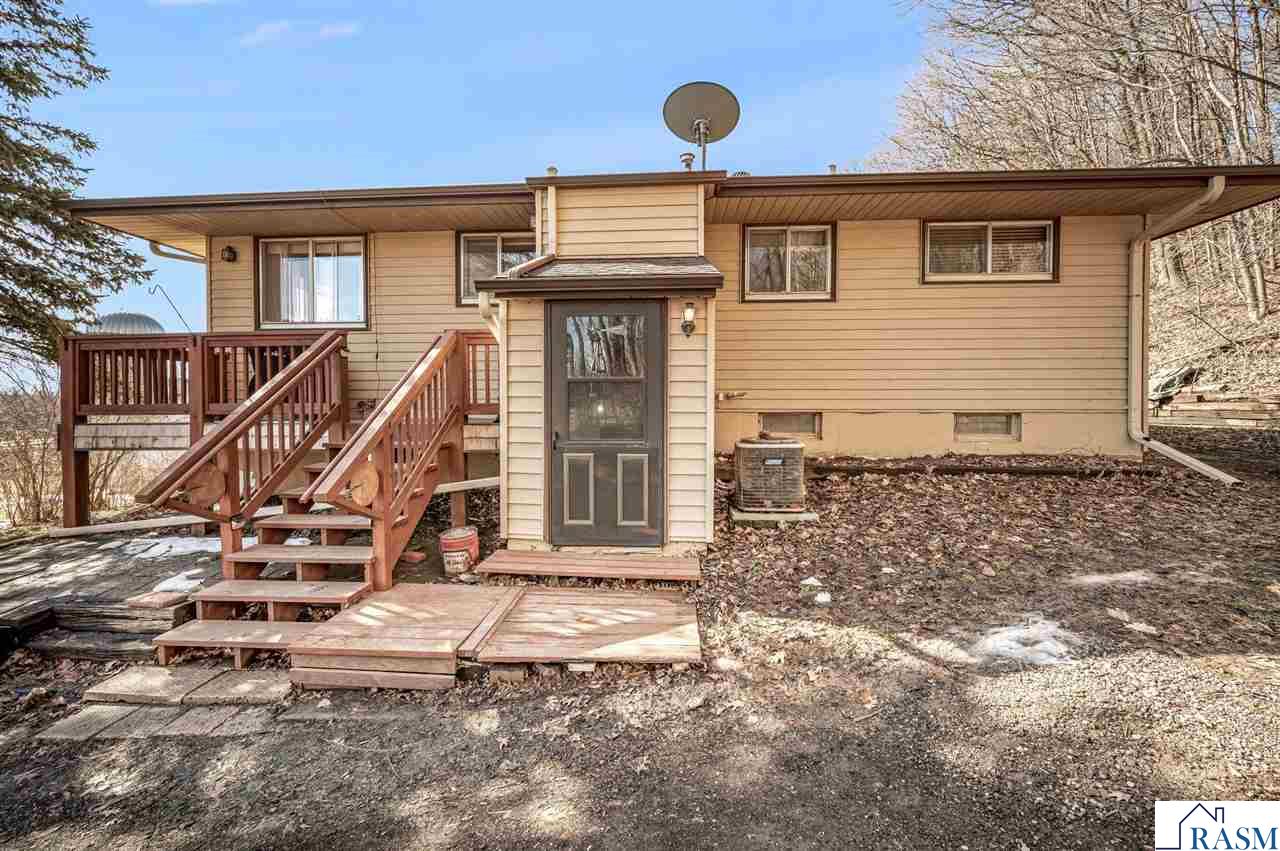 48050 Old River Bluff Road St. Peter MN 56082