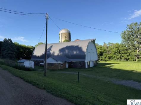 48050 Old River Bluff Road St. Peter MN 56082