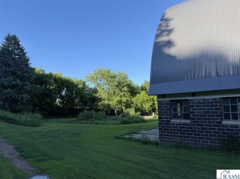 48050 Old River Bluff Road St. Peter MN 56082