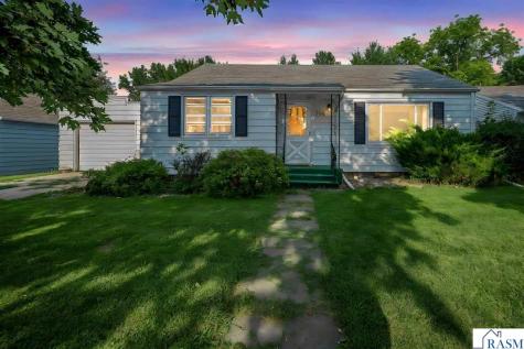 506 N 9th Street Mountain Lake MN 56159