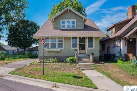 406 W Lewis Street Mankato MN 56001