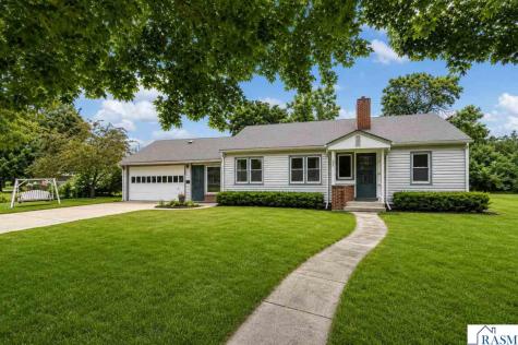 128 N Park Lane Le Sueur MN 56058