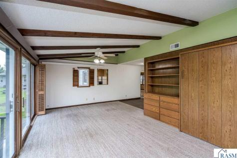 128 N Park Lane Le Sueur MN 56058