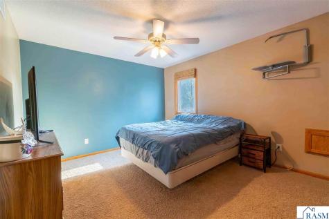 112 Parkside Street Mankato MN 56001