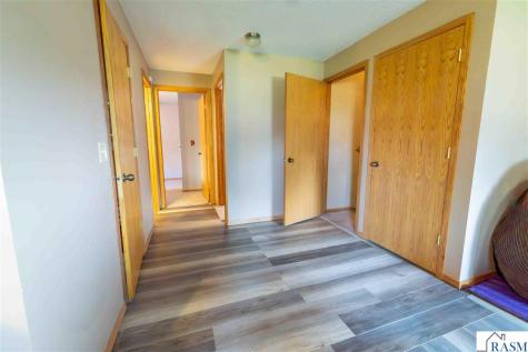 112 Parkside Street Mankato MN 56001
