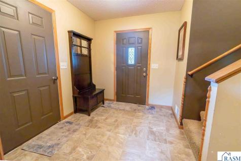 112 Parkside Street Mankato MN 56001