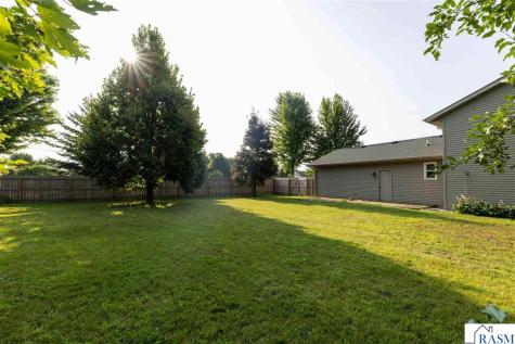 112 Parkside Street Mankato MN 56001