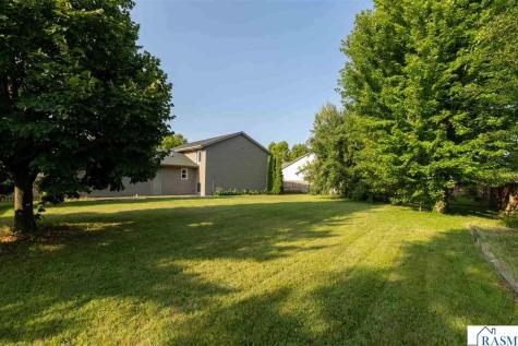 112 Parkside Street Mankato MN 56001