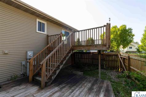 112 Parkside Street Mankato MN 56001