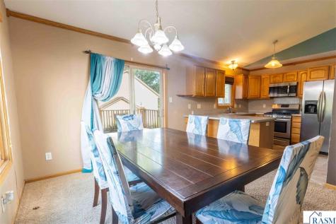 112 Parkside Street Mankato MN 56001