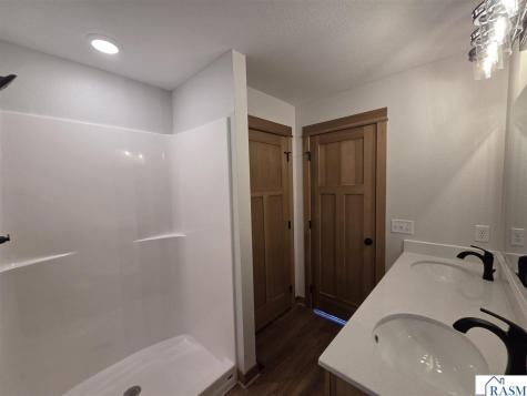 2405 Lake Avenue New Ulm MN 56073-1229