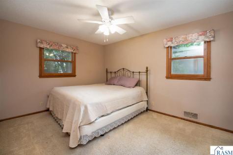 1808 Sunray Avenue Mankato MN 56001