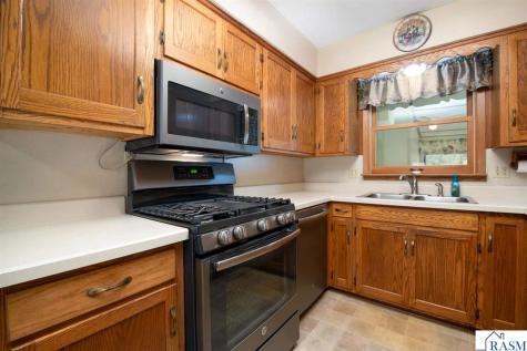 1808 Sunray Avenue Mankato MN 56001