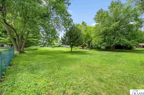 47 Skyline Drive Mankato MN 56001