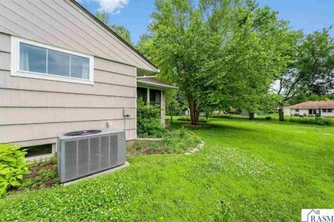 47 Skyline Drive Mankato MN 56001