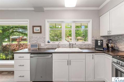 47 Skyline Drive Mankato MN 56001