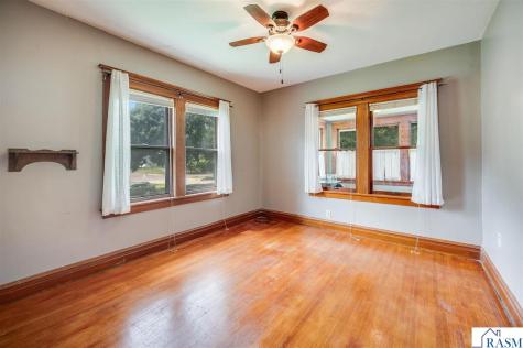 315 W 6th Street Blue Earth MN 56013