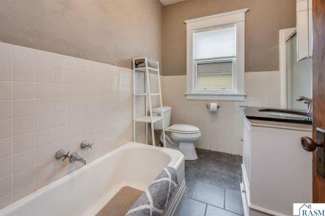 315 W 6th Street Blue Earth MN 56013
