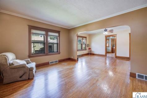 315 W 6th Street Blue Earth MN 56013