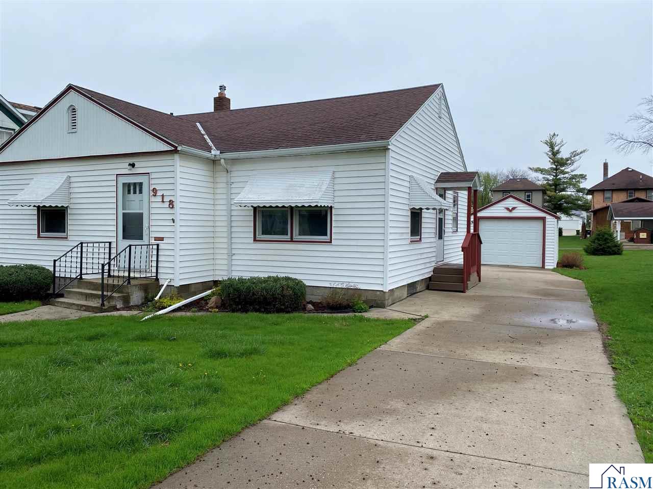 918 6th Street North St. James MN 56081